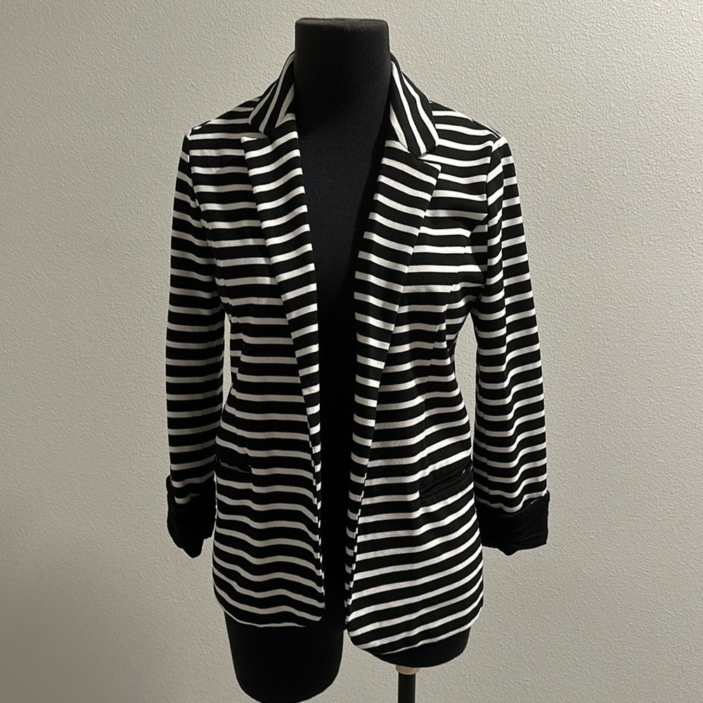Black and white stripped blazer
